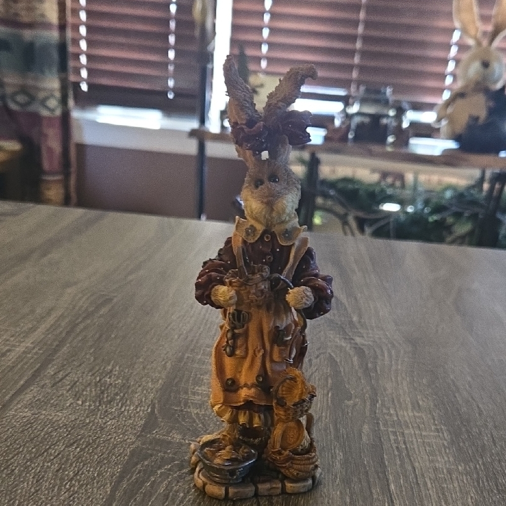 Boyds Bears Brown and Tan Holiday Decor